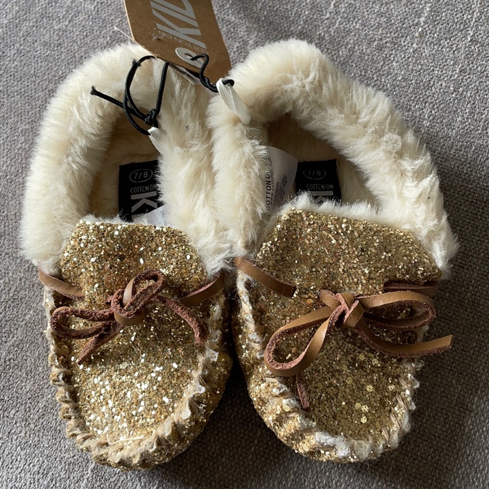 NEW Cotton On Kids Marley gold glitter Moccasin USA size 8-9